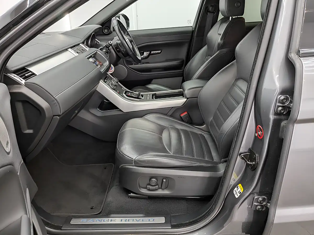 Used 2017 Land Rover Range Rover Evoque Hse Dynamic Corris Grey - Interior and Exterior details 14