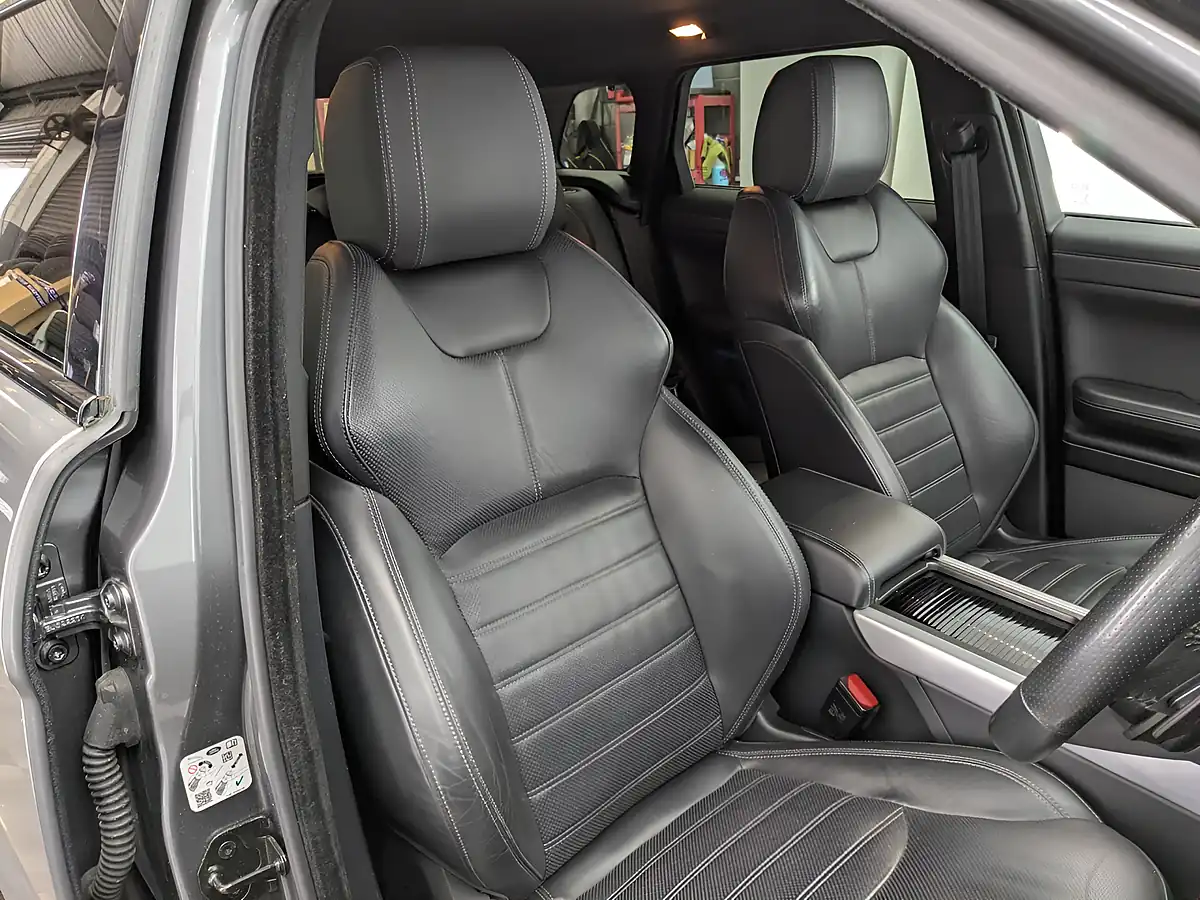 Used 2017 Land Rover Range Rover Evoque Hse Dynamic Corris Grey - Interior and Exterior details 19