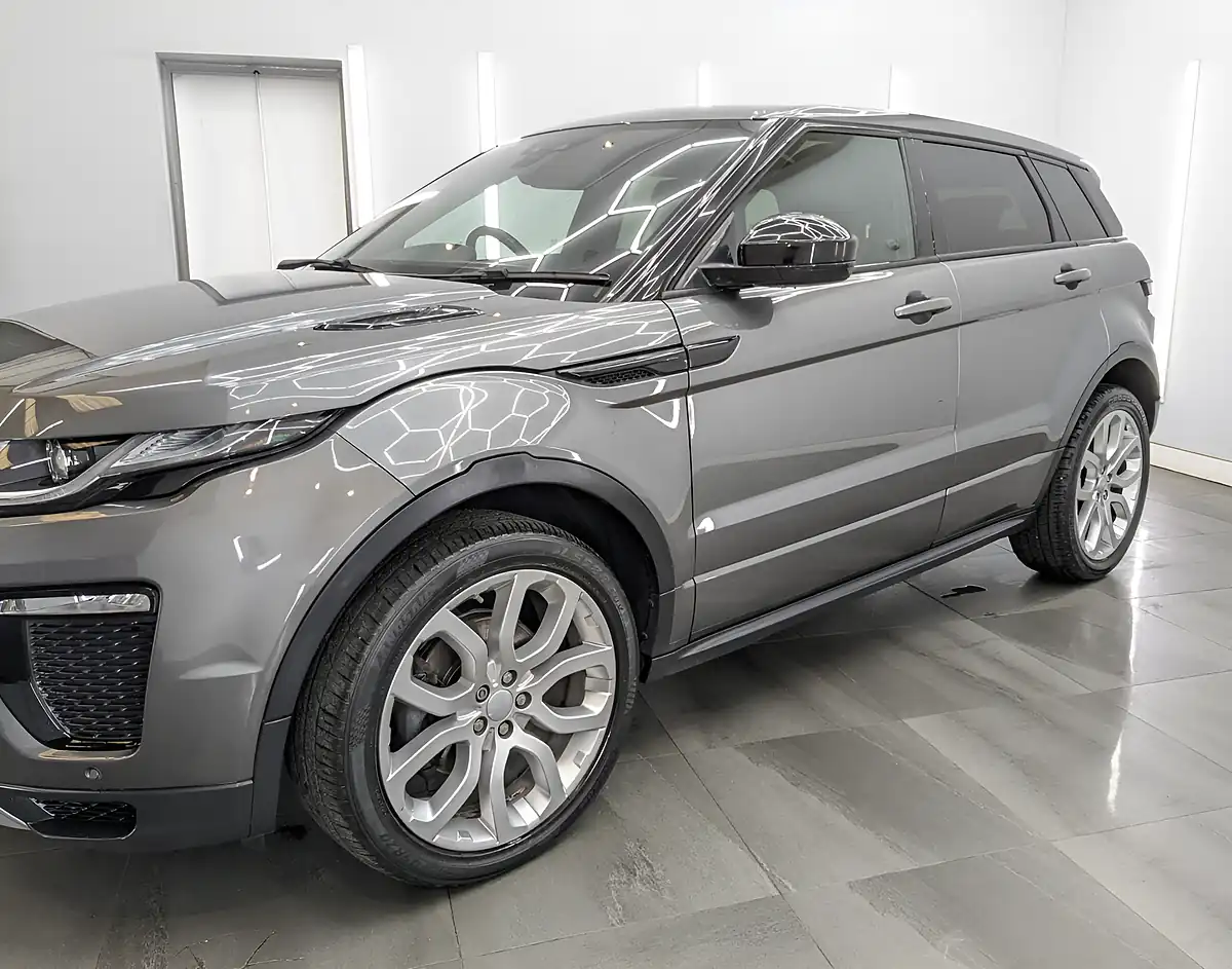 Used 2017 Land Rover Range Rover Evoque Hse Dynamic Corris Grey - Interior and Exterior details 3