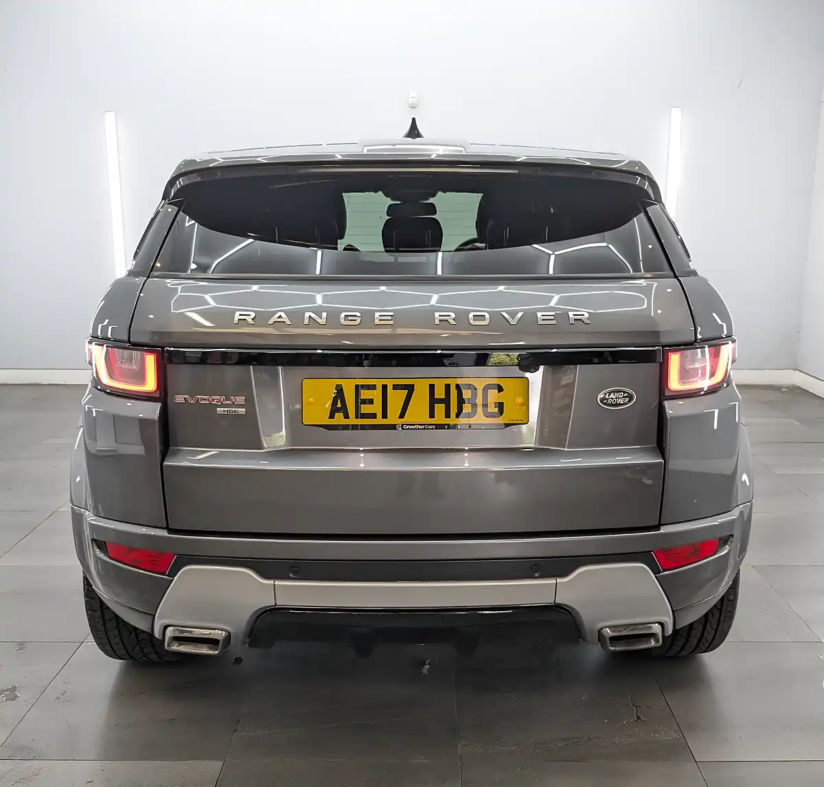 Used 2017 Land Rover Range Rover Evoque Hse Dynamic Corris Grey - Interior and Exterior details 7