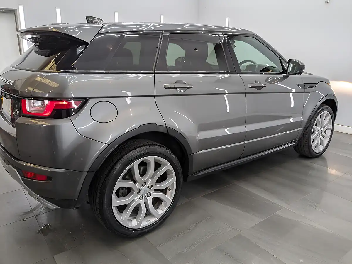 Used 2017 Land Rover Range Rover Evoque Hse Dynamic Corris Grey - Interior and Exterior details 8