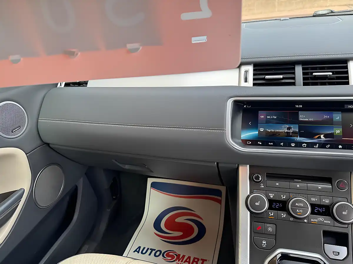 Used 2017 Land Rover Range Rover Evoque Hse Dynamic Gold - Interior and Exterior details 16