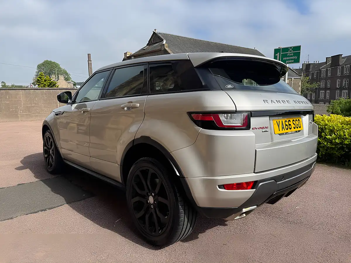 Used 2017 Land Rover Range Rover Evoque Hse Dynamic Gold - Interior and Exterior details 3