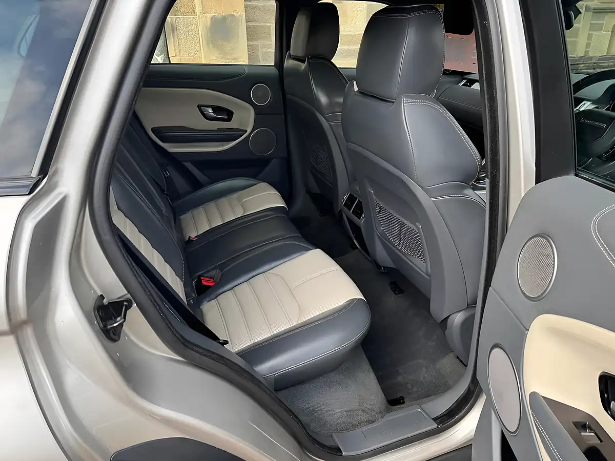 Used 2017 Land Rover Range Rover Evoque Hse Dynamic Gold - Interior and Exterior details 6