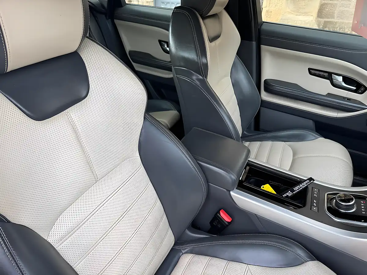 Used 2017 Land Rover Range Rover Evoque Hse Dynamic Gold - Interior and Exterior details 9