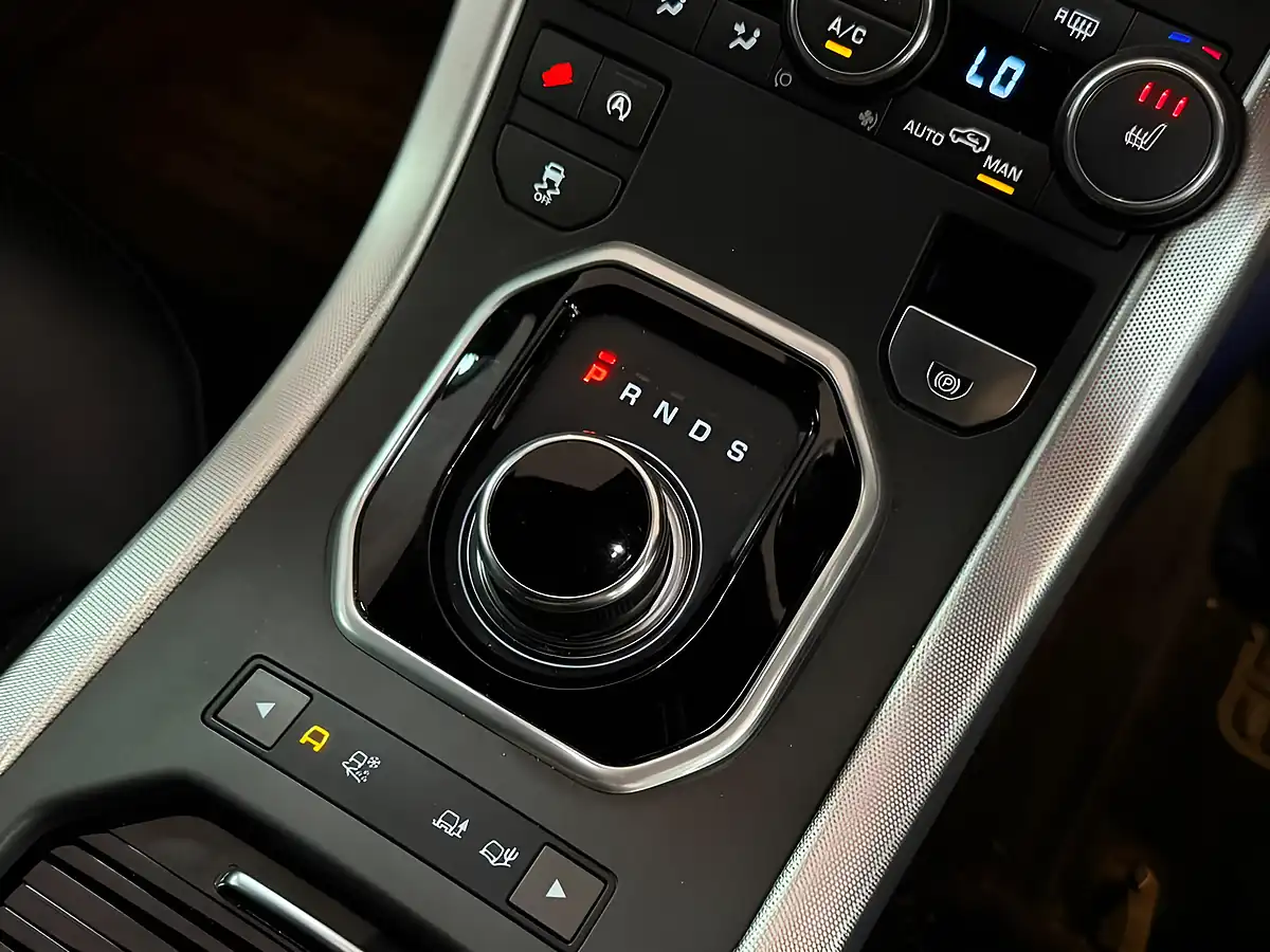 Used 2017 Land Rover Range Rover Evoque Hse Dynamic Gold - Interior and Exterior details 16
