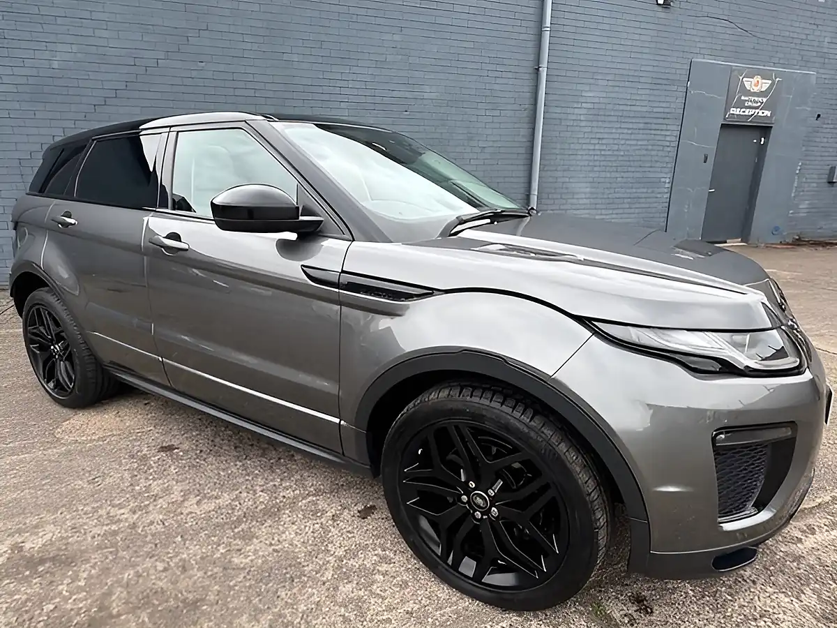Used 2017 Land Rover Range Rover Evoque Hse Dynamic Graphite Metallic - Interior and Exterior details 13