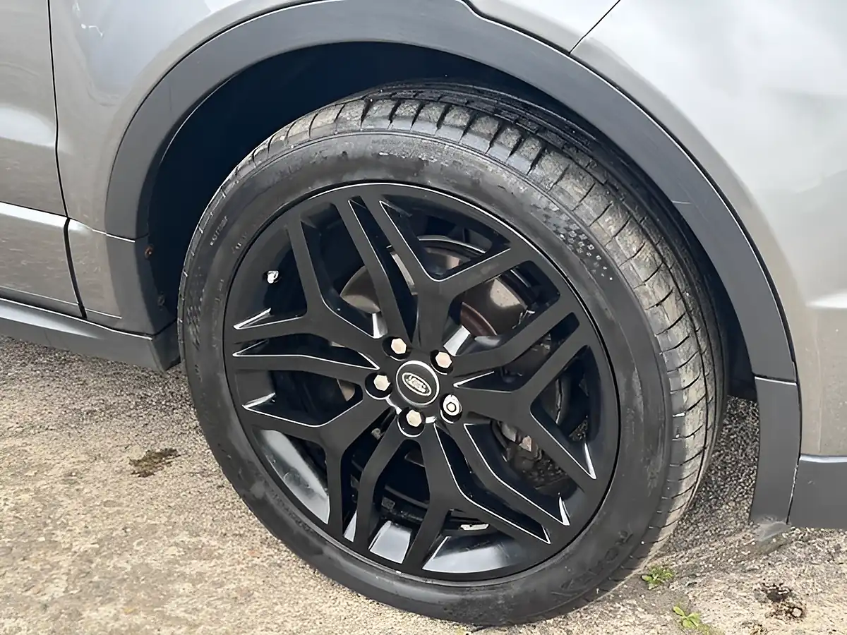 Used 2017 Land Rover Range Rover Evoque Hse Dynamic Graphite Metallic - Interior and Exterior details 14