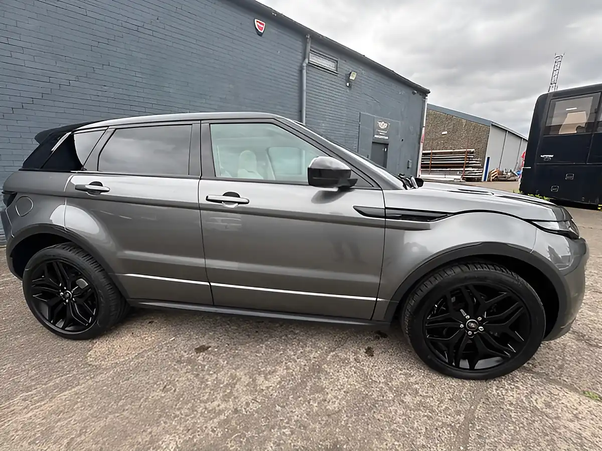 Used 2017 Land Rover Range Rover Evoque Hse Dynamic Graphite Metallic - Interior and Exterior details 15