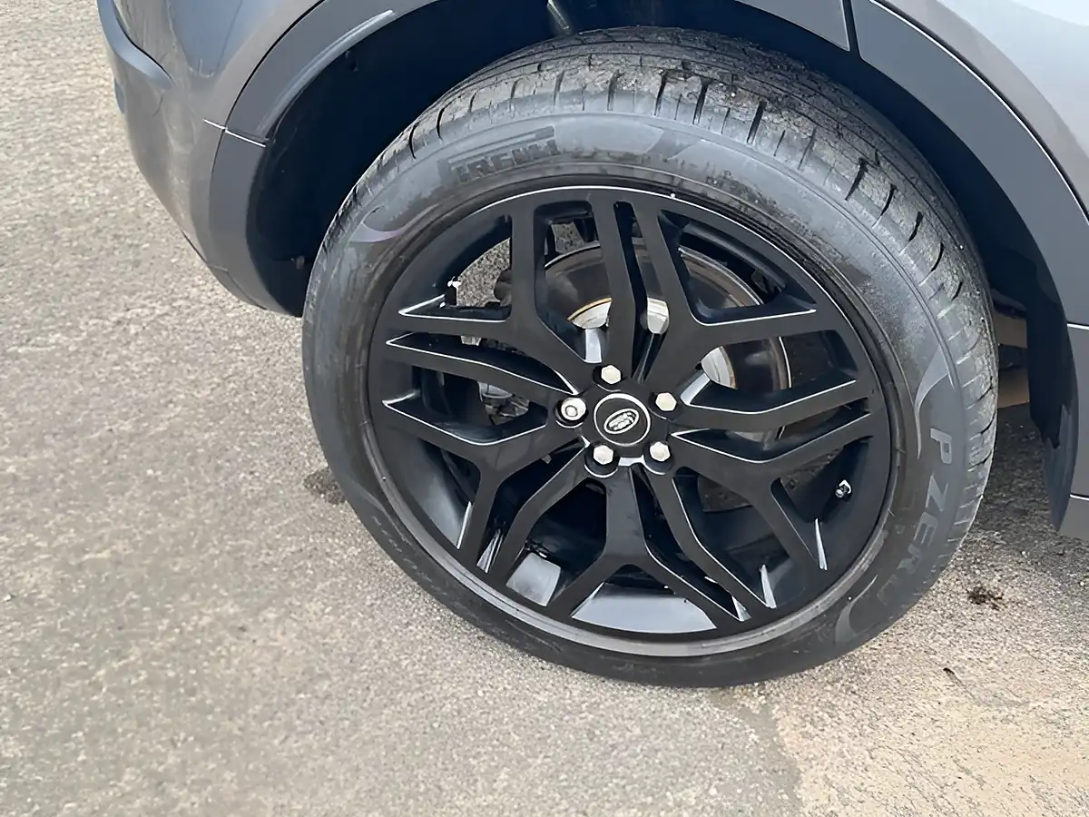 Used 2017 Land Rover Range Rover Evoque Hse Dynamic Graphite Metallic - Interior and Exterior details 16