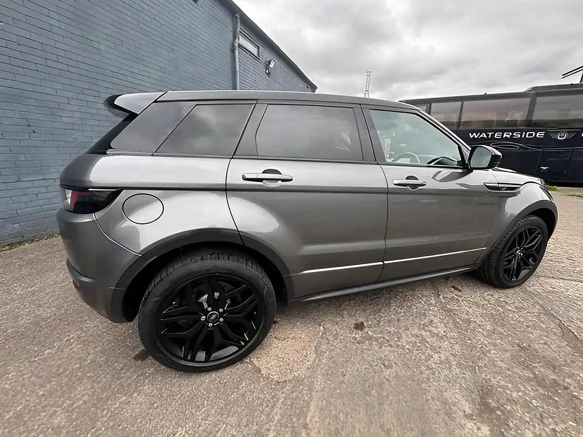 Used 2017 Land Rover Range Rover Evoque Hse Dynamic Graphite Metallic - Interior and Exterior details 17