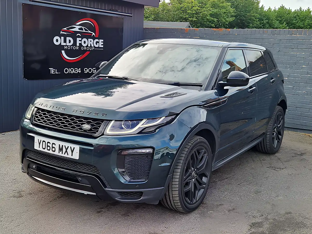 Used 2017 Land Rover Range Rover Evoque Hse Dynamic Green - Front View