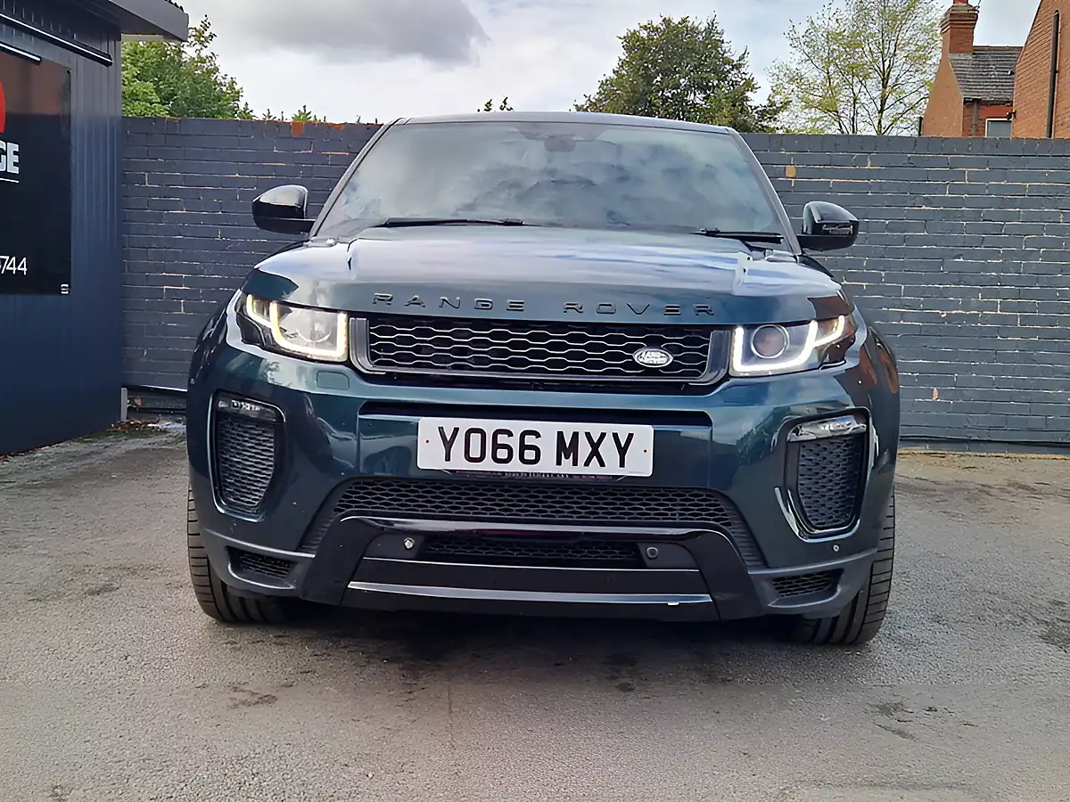 Used 2017 Land Rover Range Rover Evoque Hse Dynamic Green - Interior and Exterior details 11