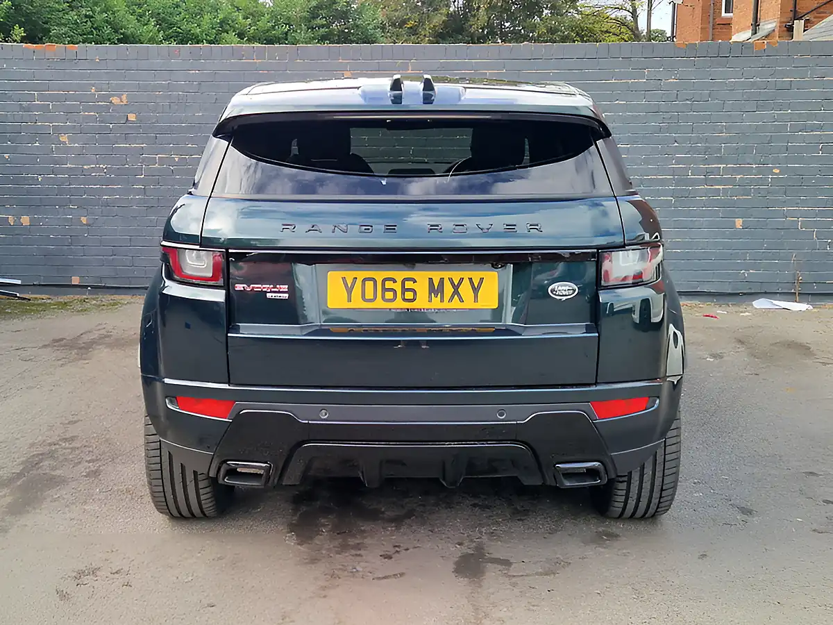 Used 2017 Land Rover Range Rover Evoque Hse Dynamic Green - Interior and Exterior details 9