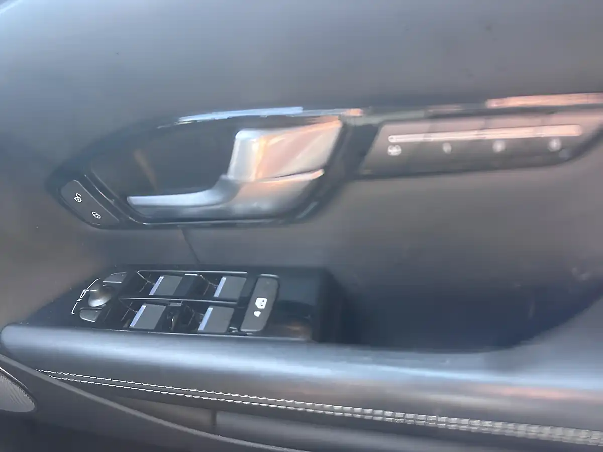Used 2017 Land Rover Range Rover Evoque Hse Dynamic Grey - Interior and Exterior details 15