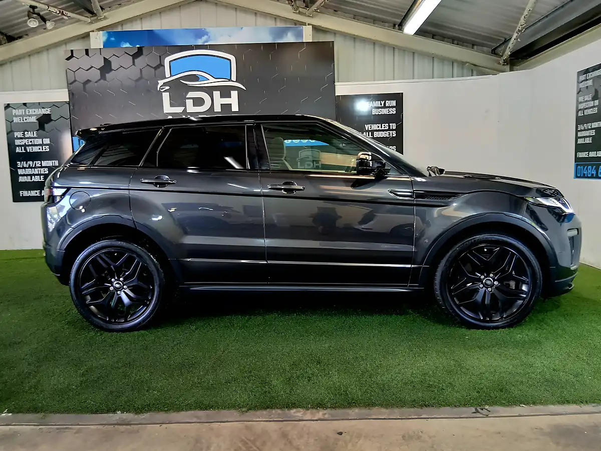 Used 2017 Land Rover Range Rover Evoque Hse Dynamic Grey - Interior and Exterior details 2