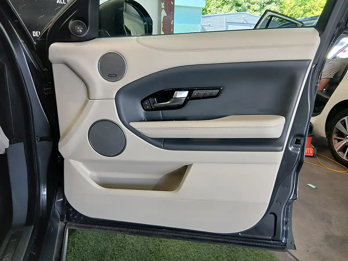 Used 2017 Land Rover Range Rover Evoque Hse Dynamic Grey - Interior and Exterior details 20