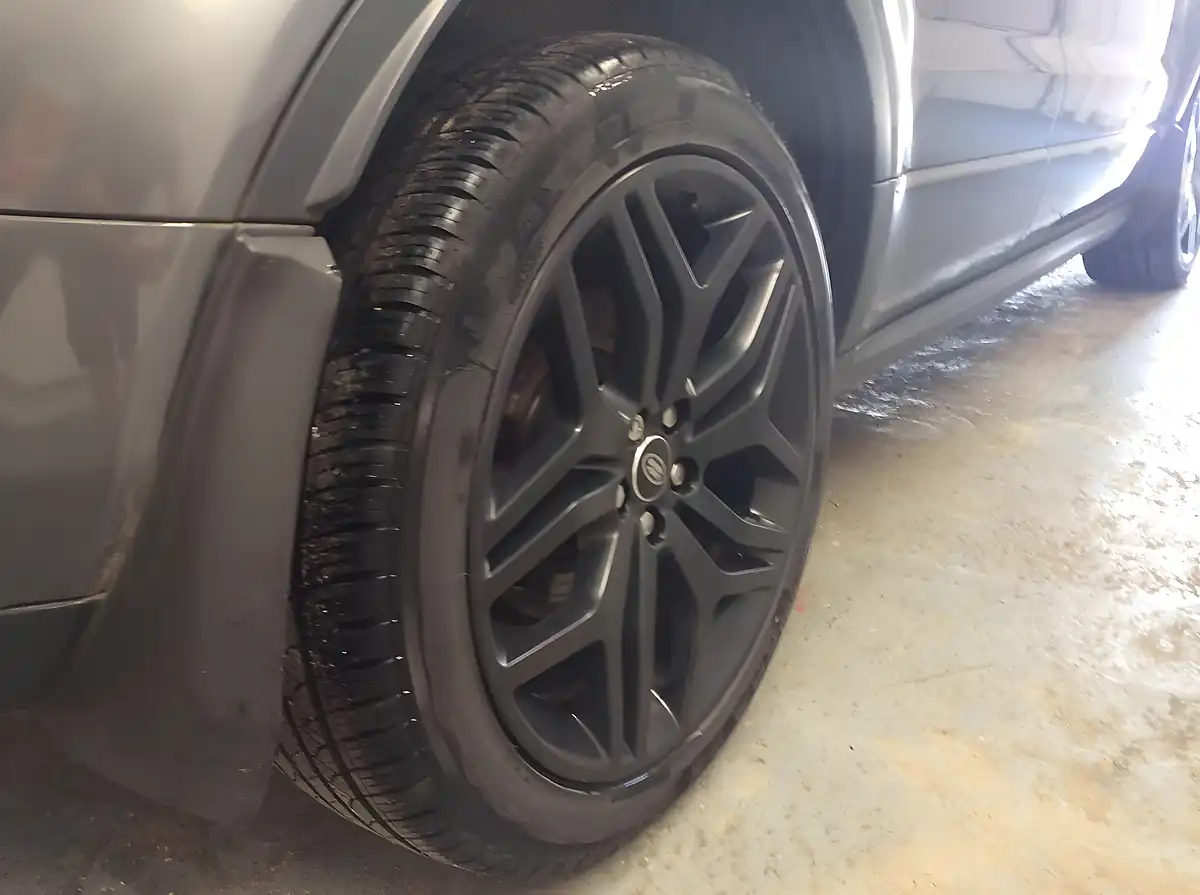 Used 2017 Land Rover Range Rover Evoque Hse Dynamic Grey - Interior and Exterior details 12
