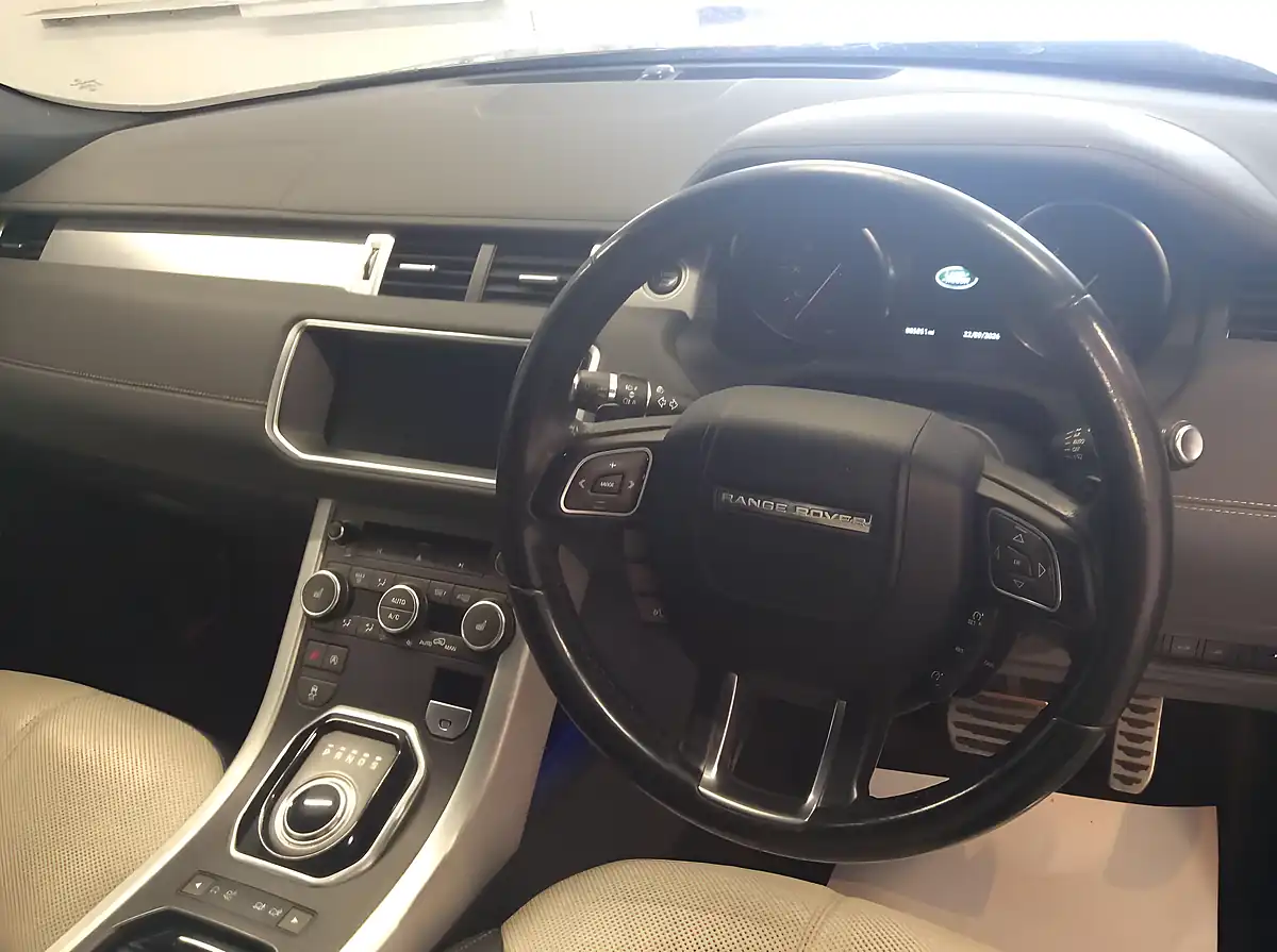 Used 2017 Land Rover Range Rover Evoque Hse Dynamic Grey - Interior and Exterior details 9