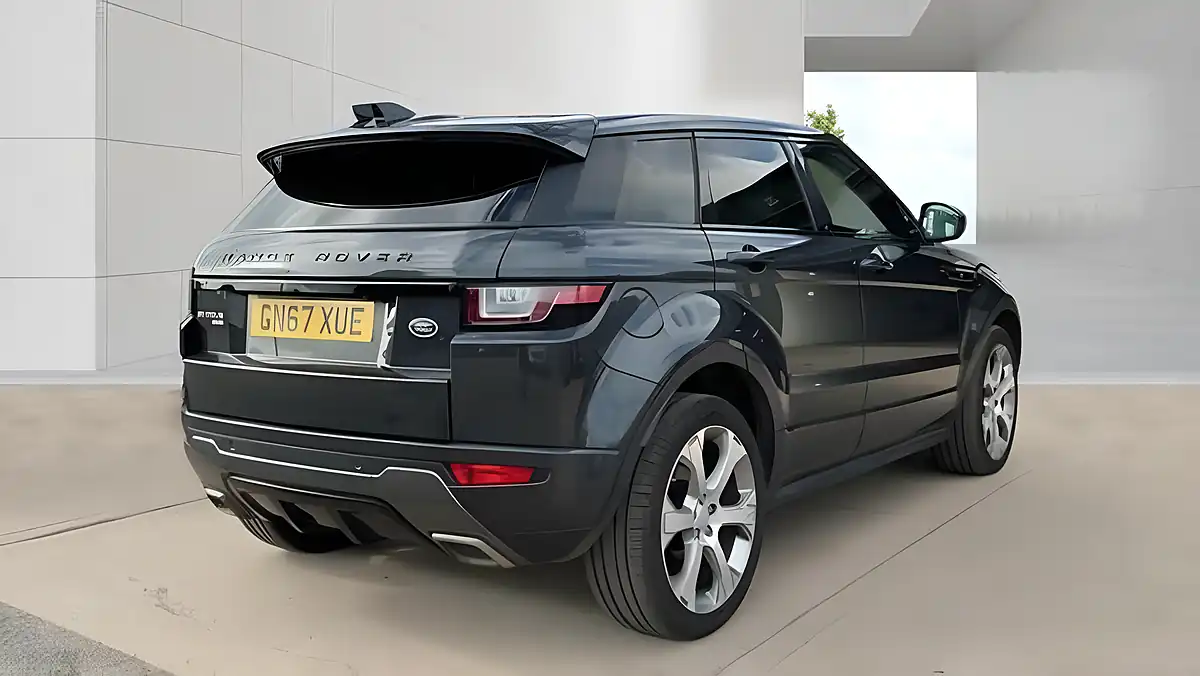 Used 2017 Land Rover Range Rover Evoque Hse Dynamic Grey - Interior and Exterior details 4