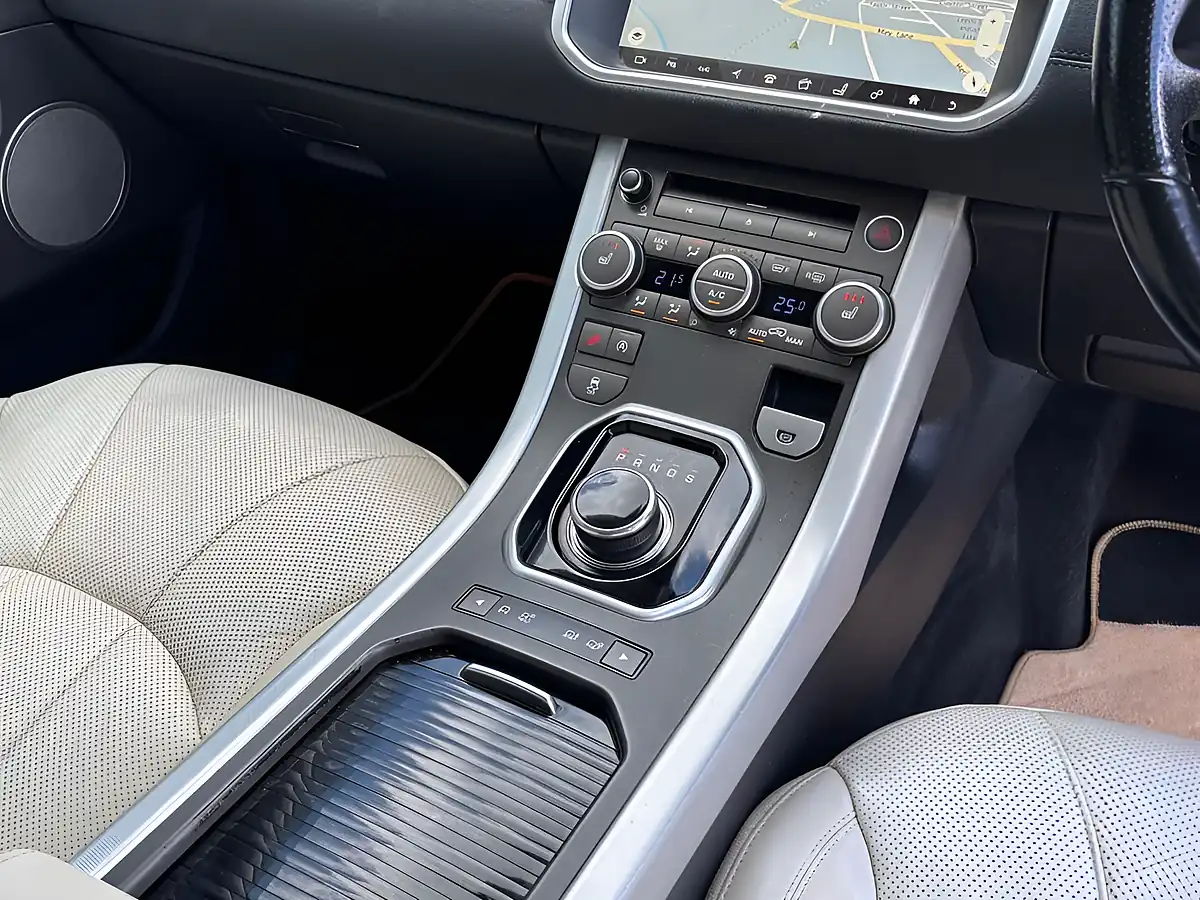 Used 2017 Land Rover Range Rover Evoque Hse Dynamic Grey - Interior and Exterior details 16