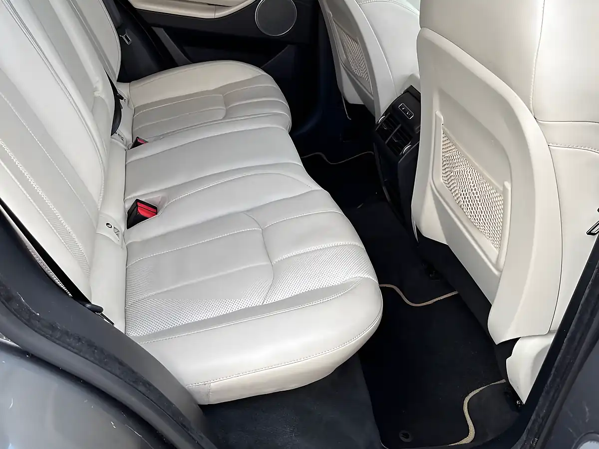 Used 2017 Land Rover Range Rover Evoque Hse Dynamic Grey - Interior and Exterior details 18