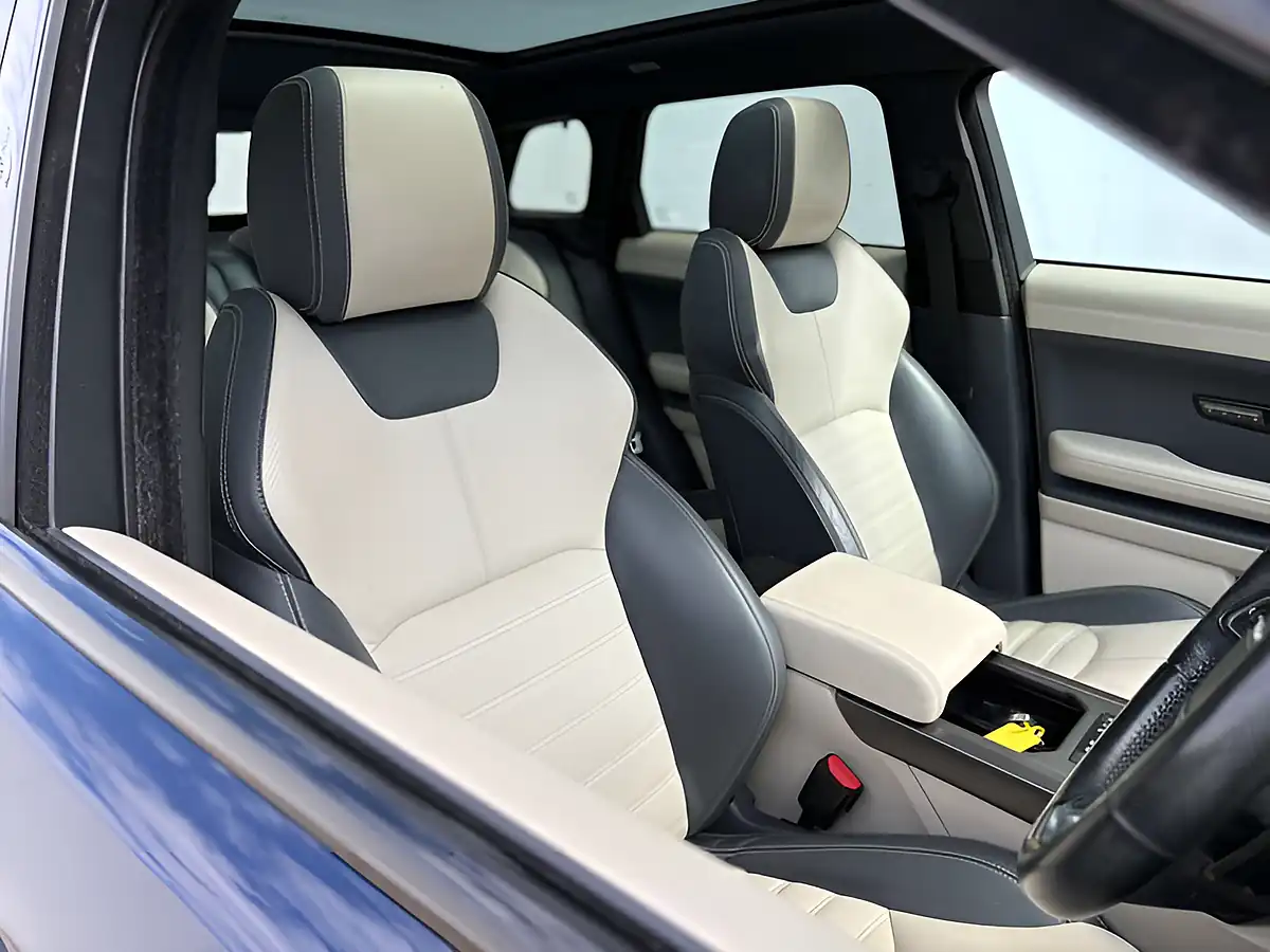 Used 2017 Land Rover Range Rover Evoque Hse Dynamic Loire Blue - Interior and Exterior details 15