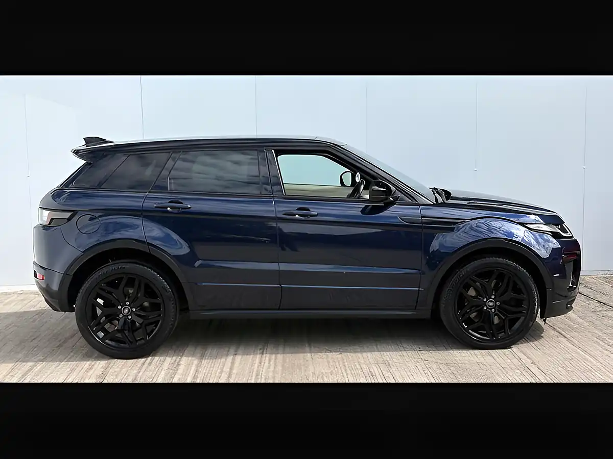 Used 2017 Land Rover Range Rover Evoque Hse Dynamic Loire Blue - Interior and Exterior details 2