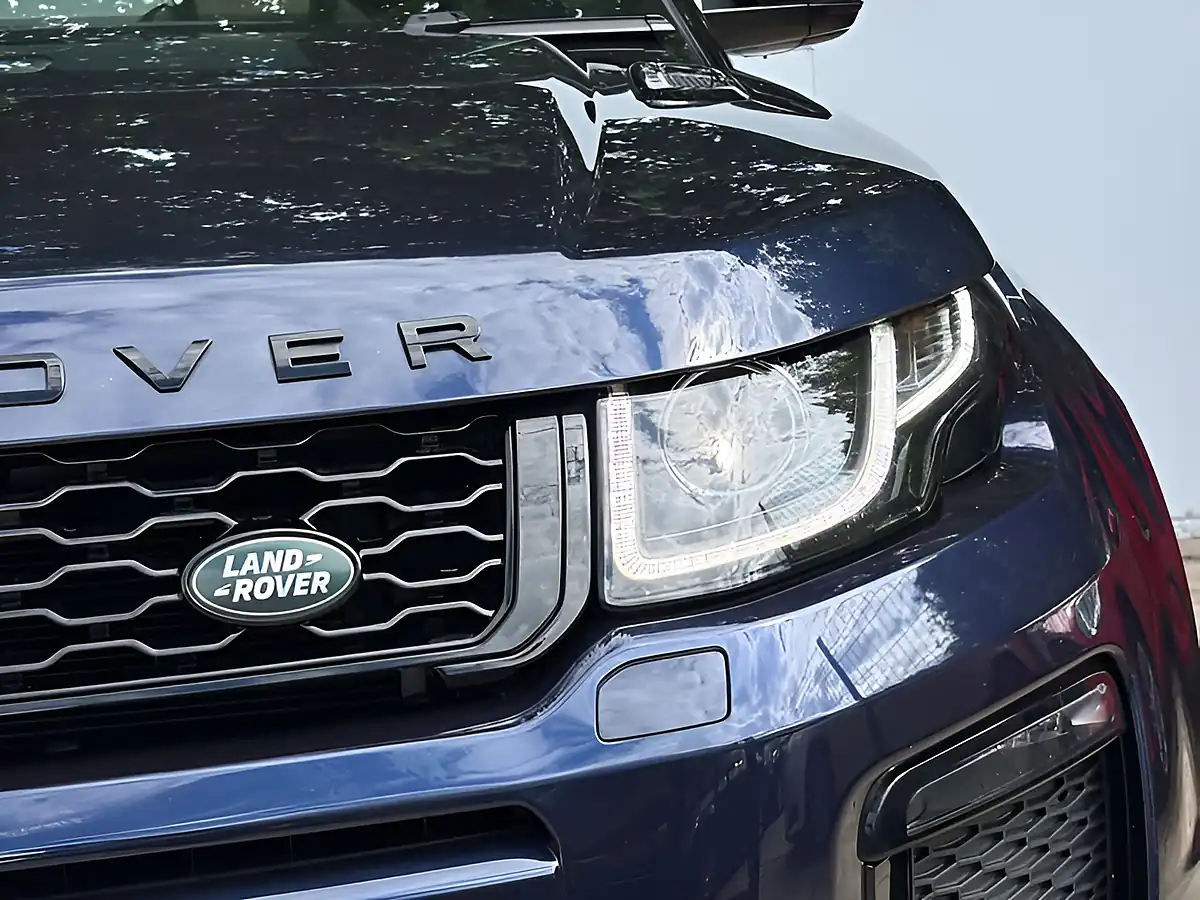 Used 2017 Land Rover Range Rover Evoque Hse Dynamic Loire Blue - Interior and Exterior details 6