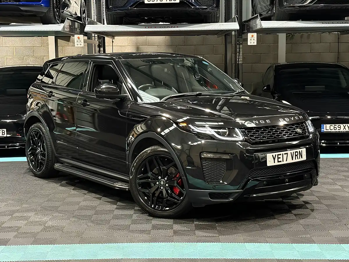Used 2017 Land Rover Range Rover Evoque Hse Dynamic Lux Black - Front View