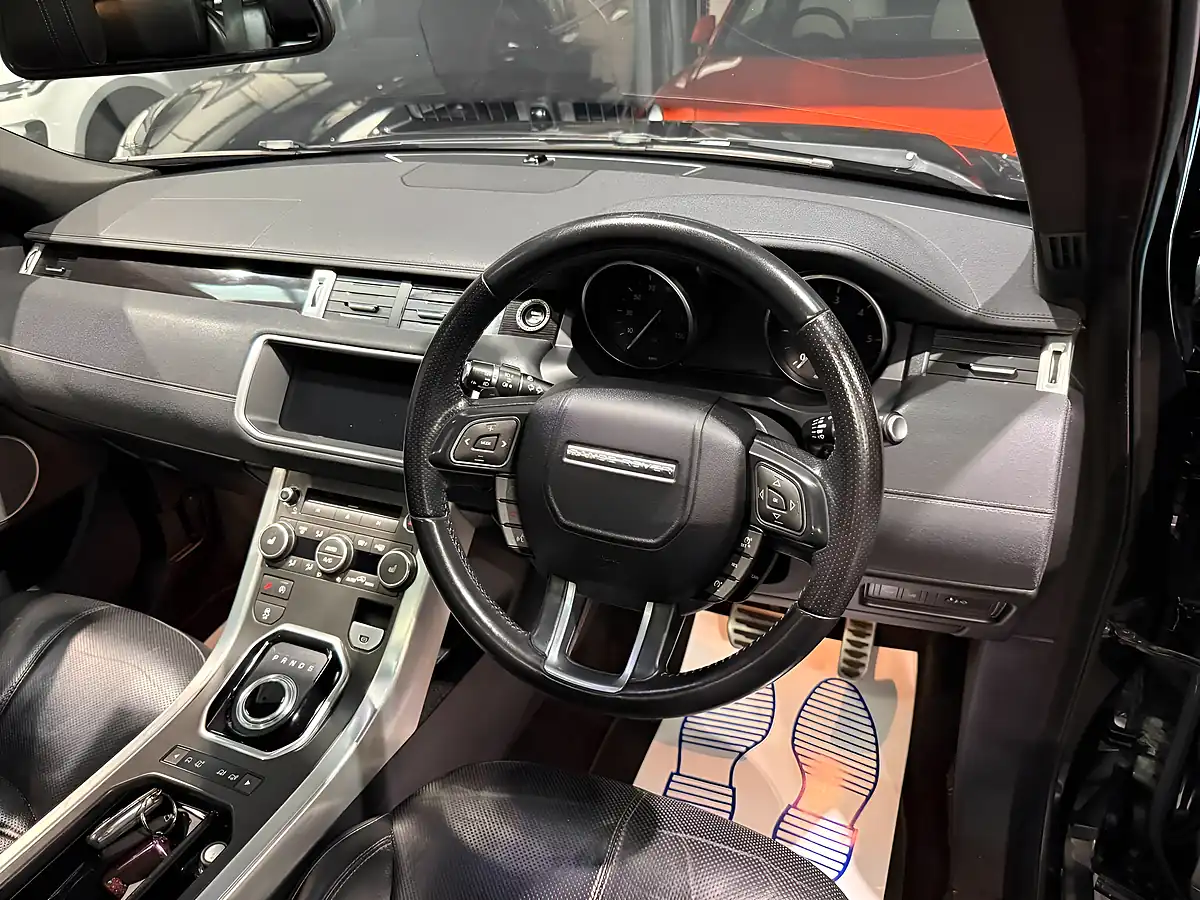 Used 2017 Land Rover Range Rover Evoque Hse Dynamic Lux Black - Interior and Exterior details 12