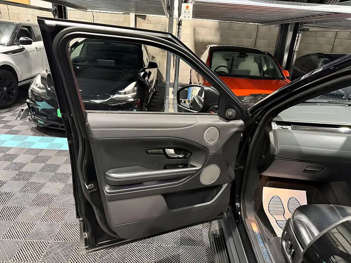 Used 2017 Land Rover Range Rover Evoque Hse Dynamic Lux Black - Interior and Exterior details 16