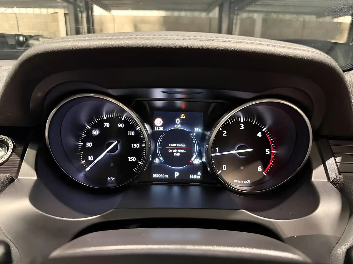 Used 2017 Land Rover Range Rover Evoque Hse Dynamic Lux Black - Interior and Exterior details 17