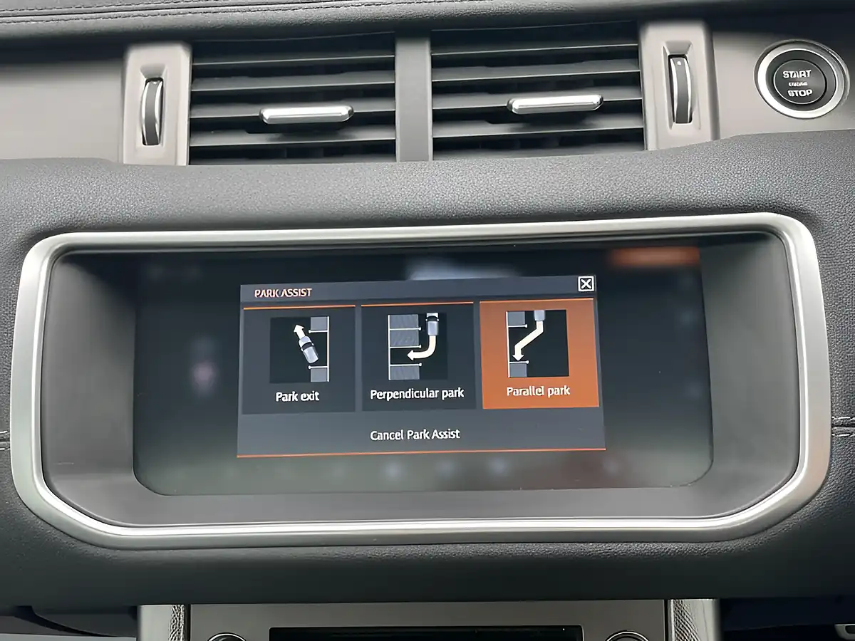 Used 2017 Land Rover Range Rover Evoque Hse Dynamic Lux Black - Interior and Exterior details 16