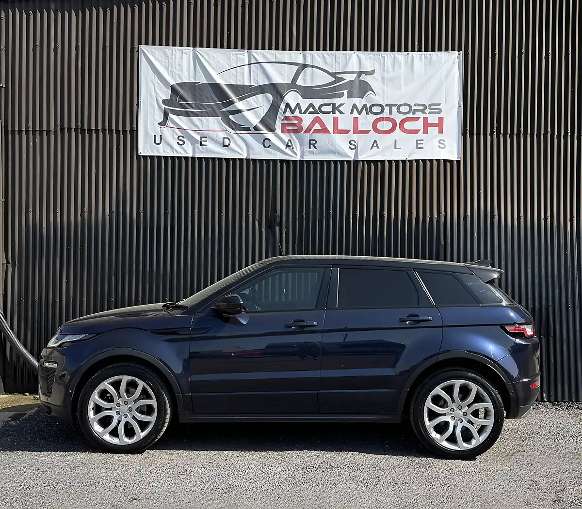 Used 2017 Land Rover Range Rover Evoque Hse Dynamic Lux Blue - Interior and Exterior details 8