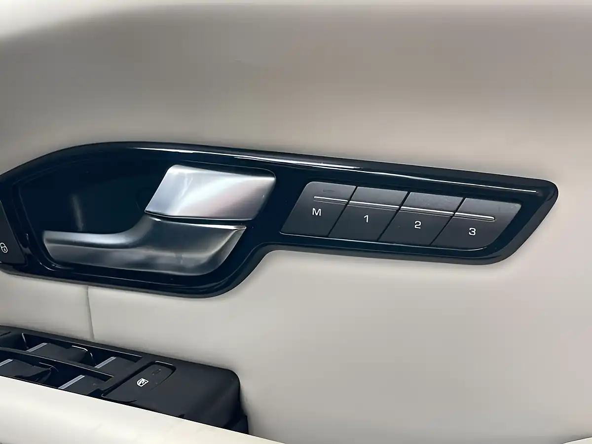 Used 2017 Land Rover Range Rover Evoque Hse Dynamic Lux Blue - Interior and Exterior details 20