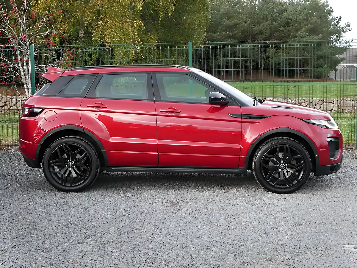 Used 2017 Land Rover Range Rover Evoque Hse Dynamic Lux Firenze Red - Interior and Exterior details 5