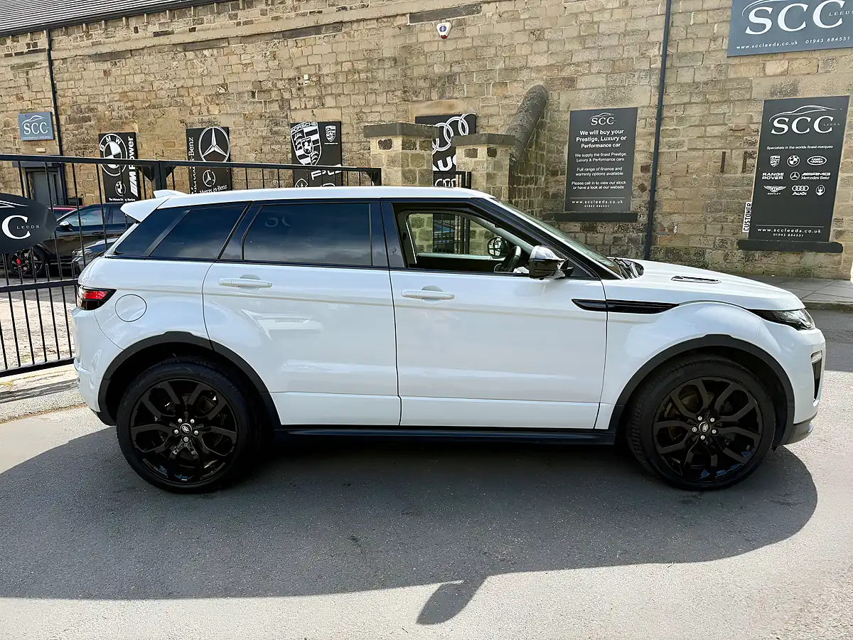 Used 2017 Land Rover Range Rover Evoque Hse Dynamic Lux Fuji White - Interior and Exterior details 10