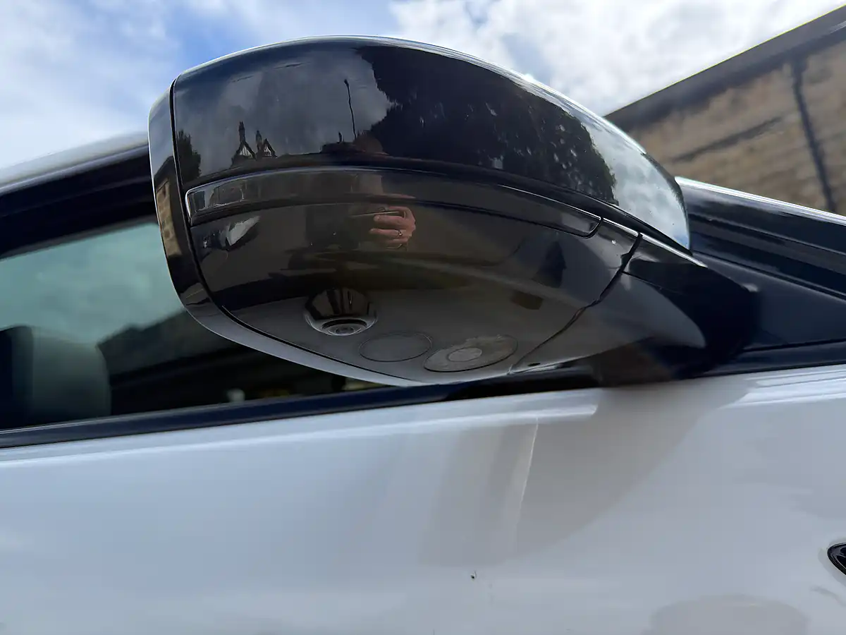 Used 2017 Land Rover Range Rover Evoque Hse Dynamic Lux Fuji White - Interior and Exterior details 14