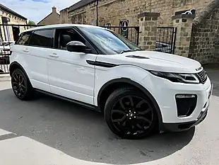 Used 2017 Land Rover Range Rover Evoque Hse Dynamic Lux Fuji White - Interior and Exterior details 9
