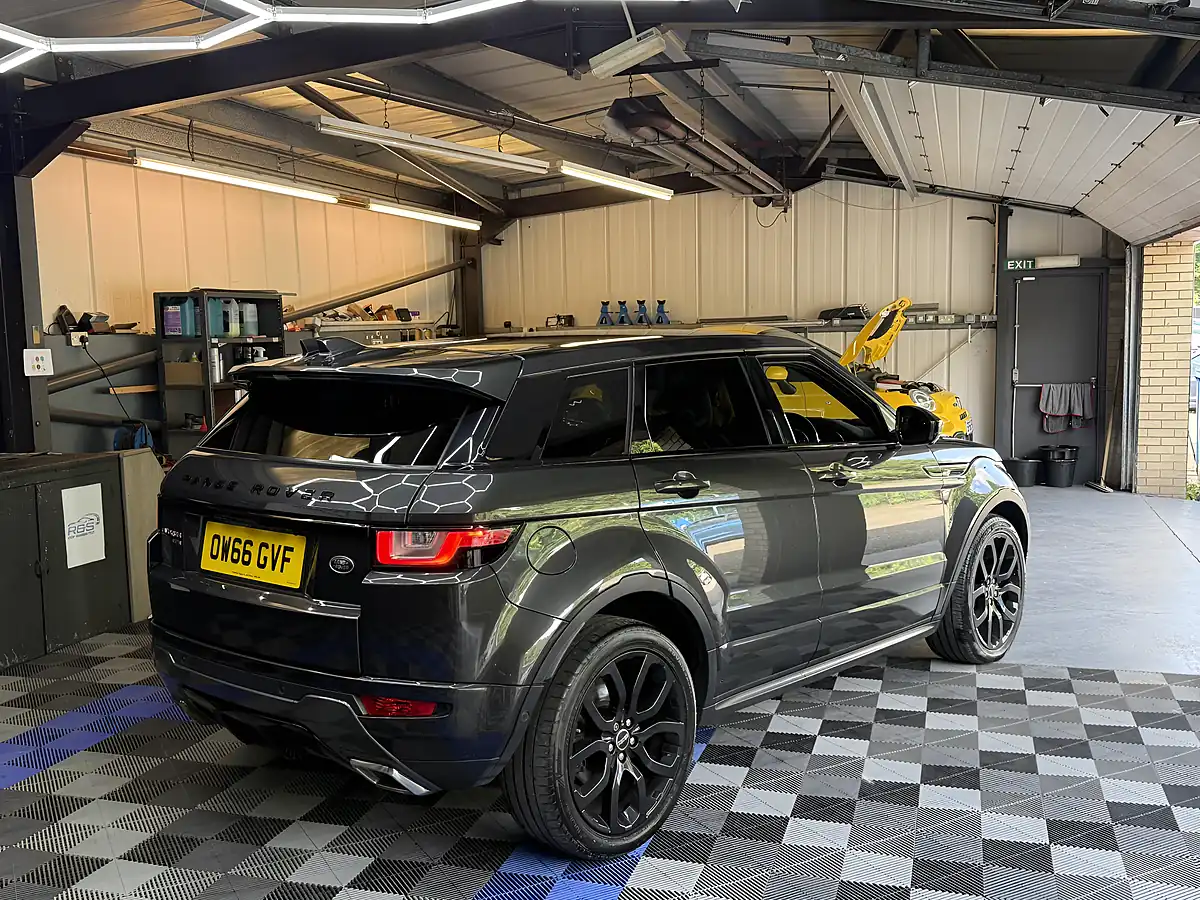 Used 2017 Land Rover Range Rover Evoque Hse Dynamic Lux Grey - Interior and Exterior details 4