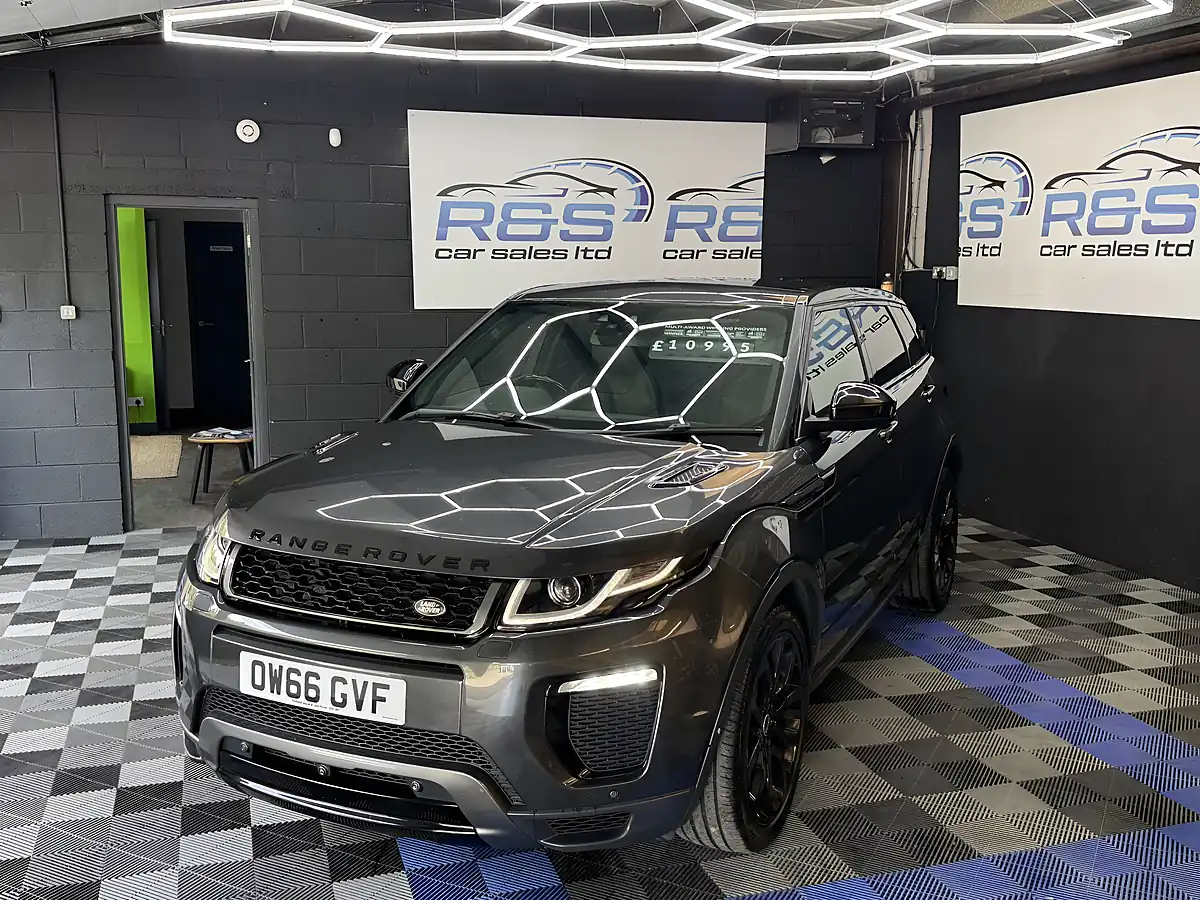 Used 2017 Land Rover Range Rover Evoque Hse Dynamic Lux Grey - Interior and Exterior details 9