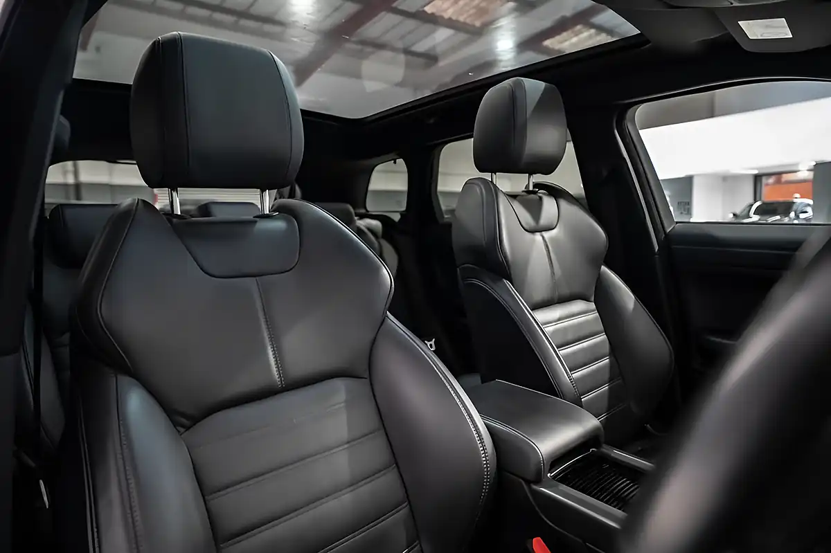 Used 2017 Land Rover Range Rover Evoque Hse Dynamic Lux Silver - Interior and Exterior details 10