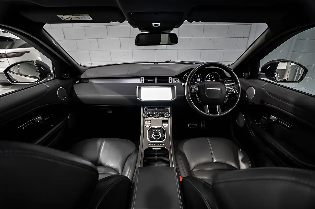 Used 2017 Land Rover Range Rover Evoque Hse Dynamic Lux Silver - Interior and Exterior details 2