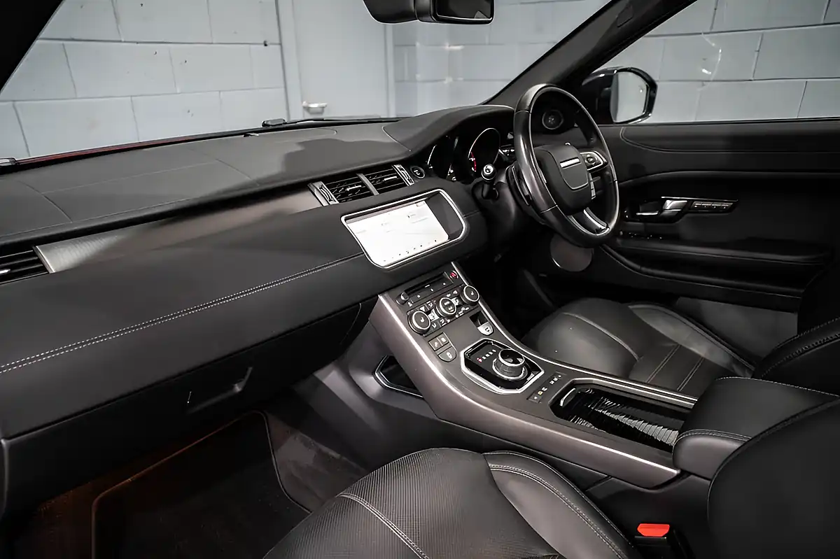 Used 2017 Land Rover Range Rover Evoque Hse Dynamic Red - Interior and Exterior details 14