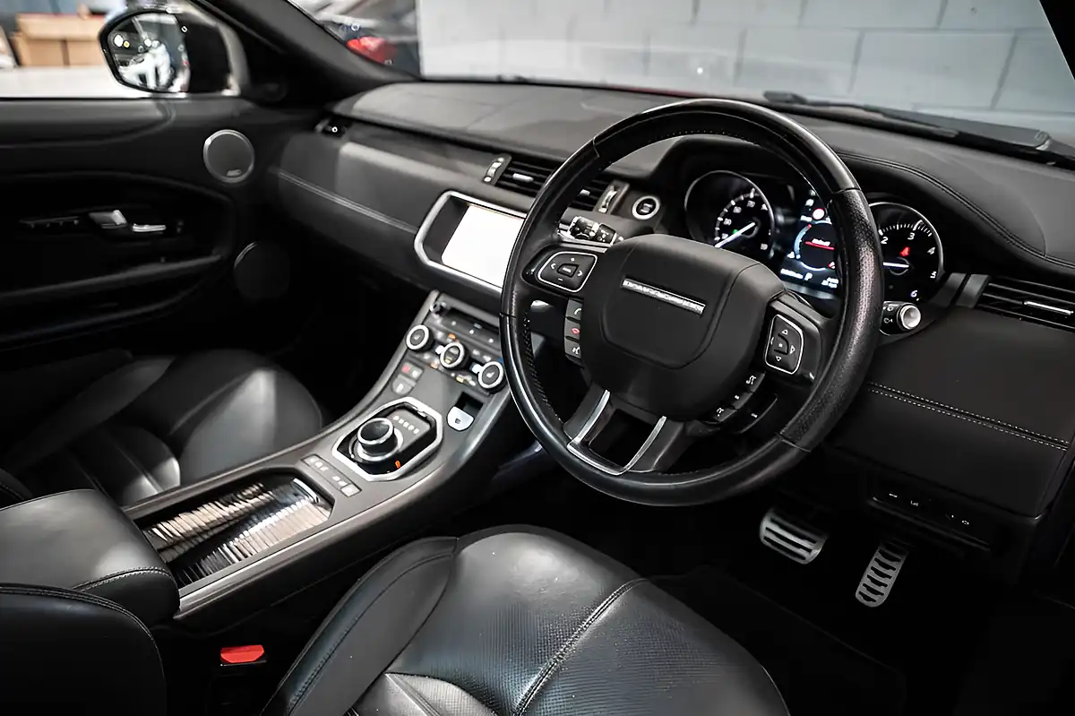 Used 2017 Land Rover Range Rover Evoque Hse Dynamic Red - Interior and Exterior details 9