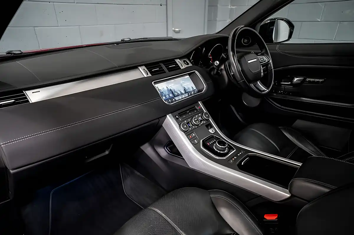 Used 2017 Land Rover Range Rover Evoque Hse Dynamic Red - Interior and Exterior details 10