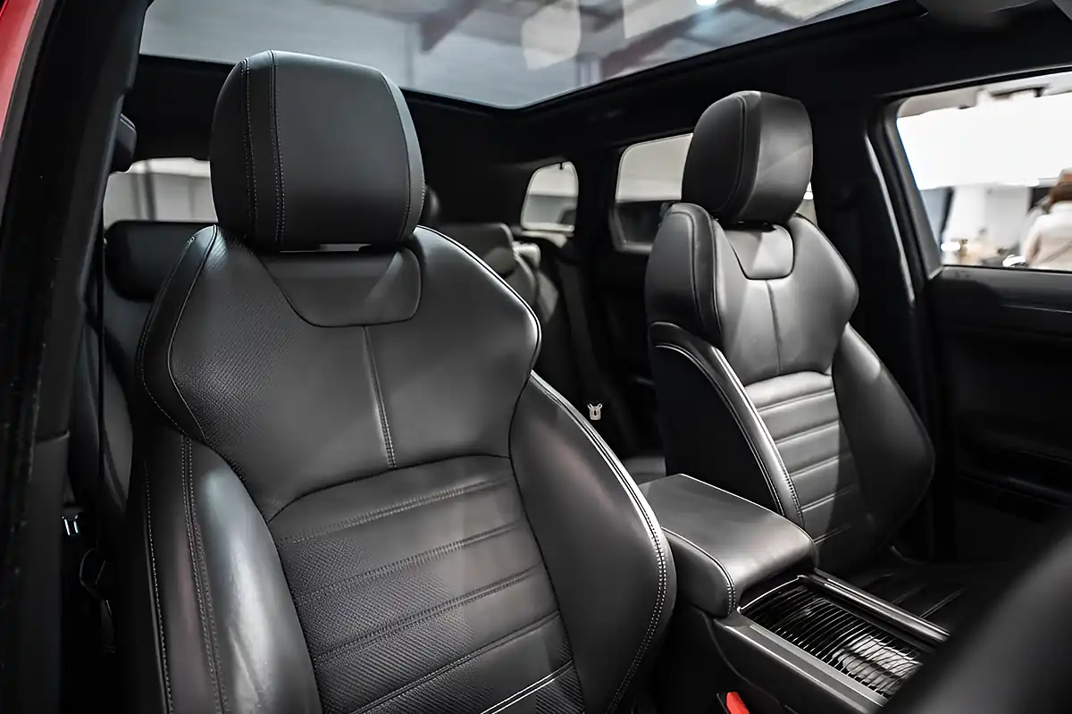 Used 2017 Land Rover Range Rover Evoque Hse Dynamic Red - Interior and Exterior details 9