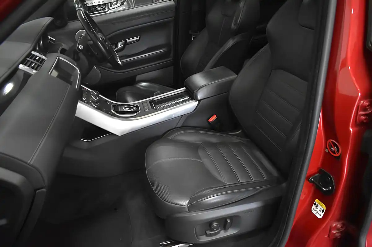 Used 2017 Land Rover Range Rover Evoque Hse Dynamic Red - Interior and Exterior details 10