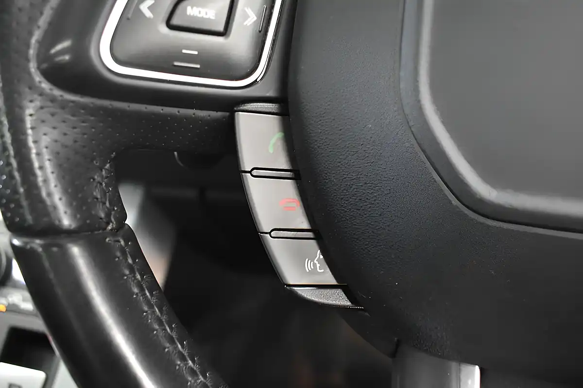 Used 2017 Land Rover Range Rover Evoque Hse Dynamic Red - Interior and Exterior details 11